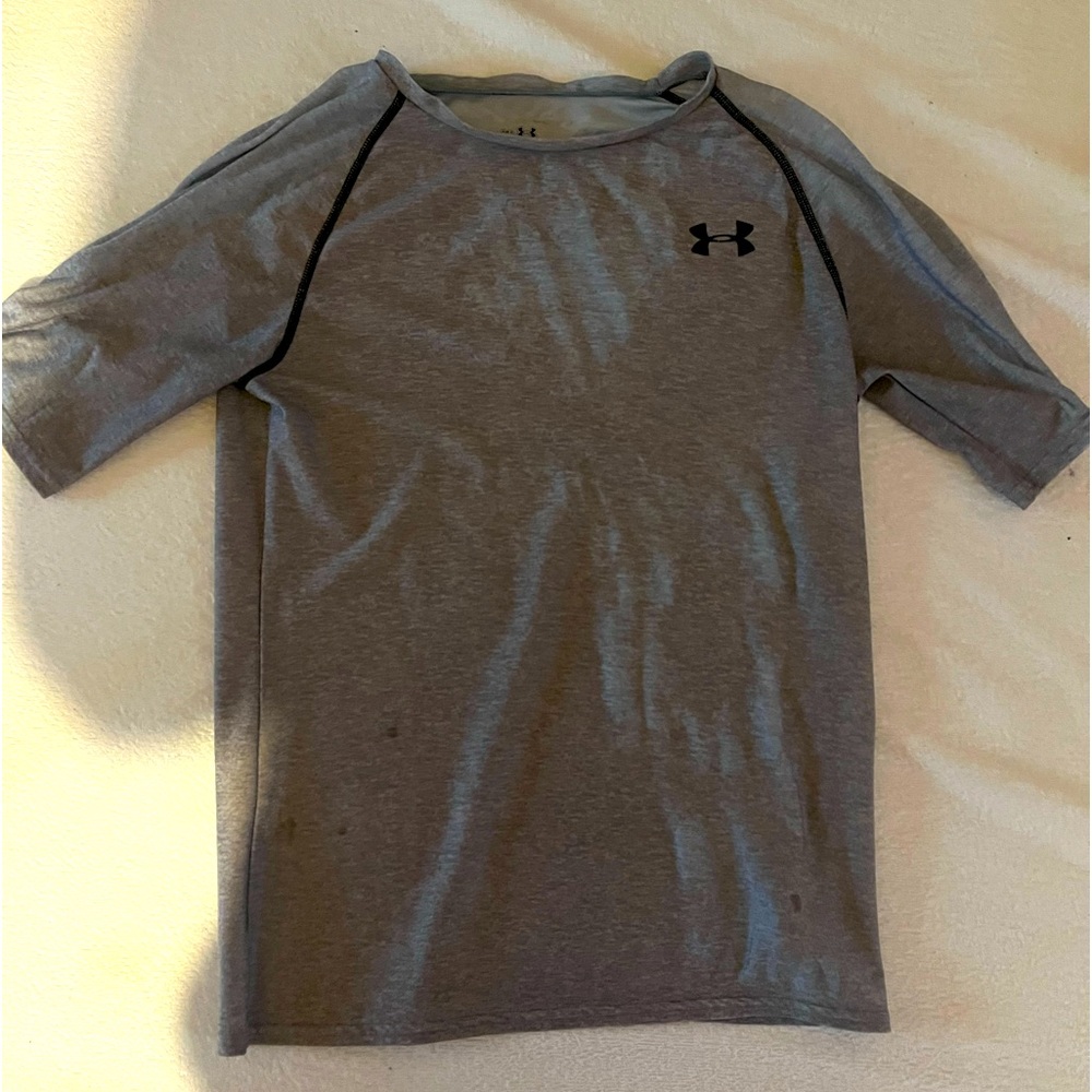 UNDER ARMOUR TEE SHIRT